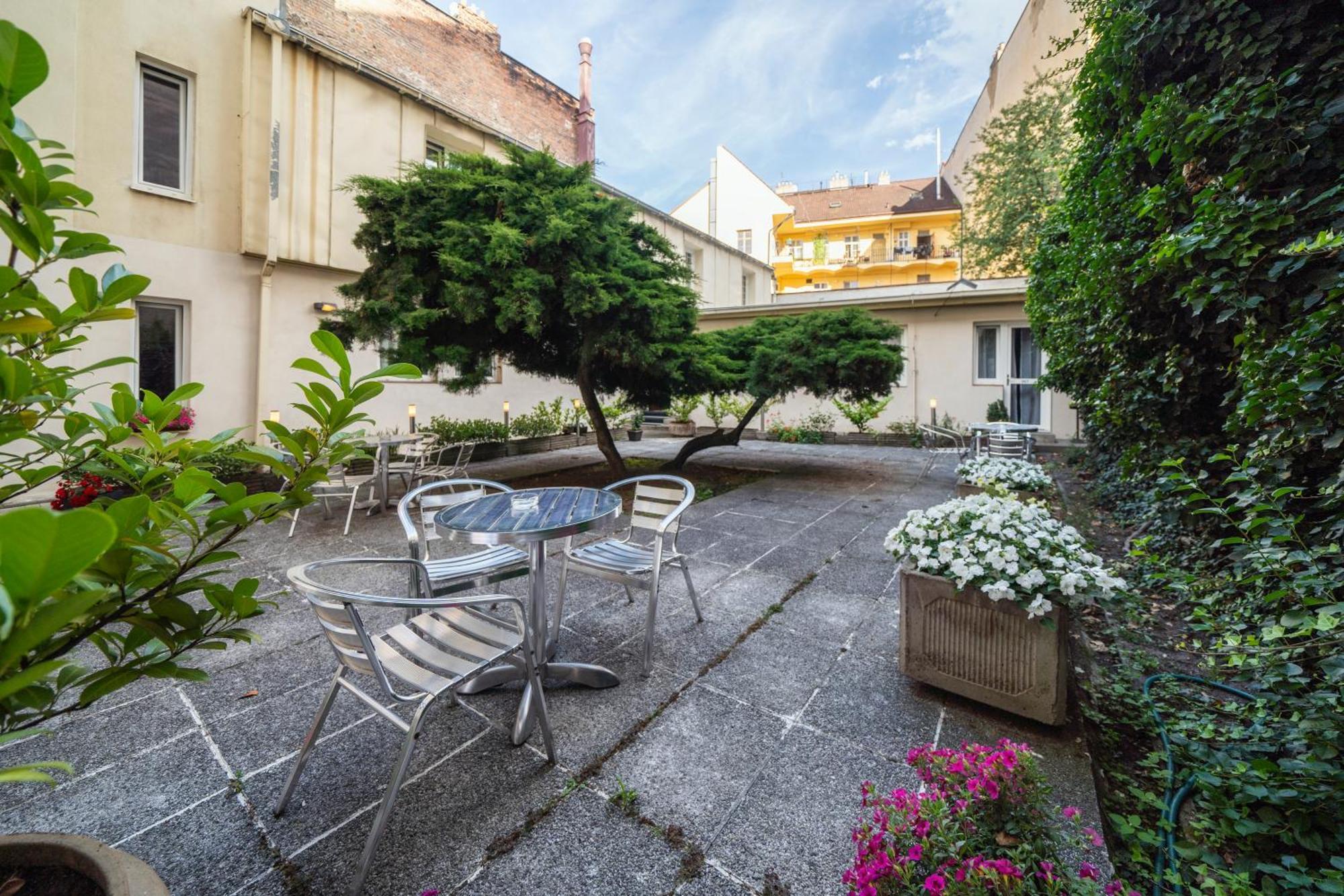 Hotel White Lion, Prague